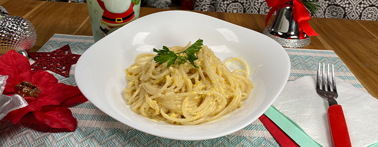 Aprende a preparar un rico espagueti a la crema con elote — Entre Campeonas