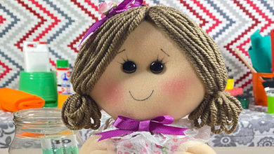 Cómo hacer una bonita muñeca con un envase reciclado