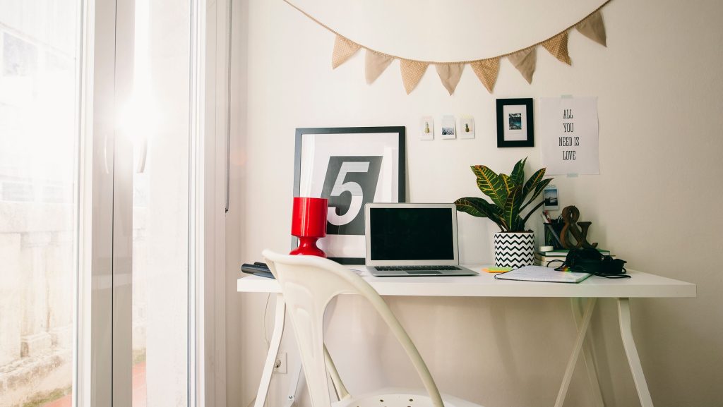 De niños a grandes: 4 maneras de organizar y decorar un escritorio