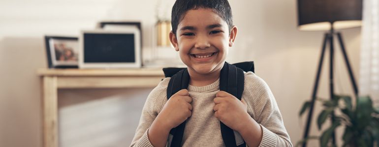 niño en primer día de clases