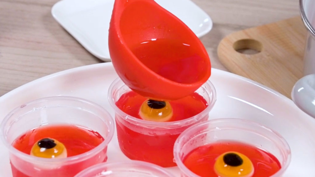 Escalofriantes gelatinas con ojos, ¡aprende a hacerlas! — Entre Campeonas