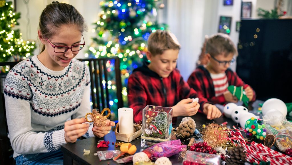 Tutorial: aprende a hacer muñecos de jengibre para el árbol de Navidad