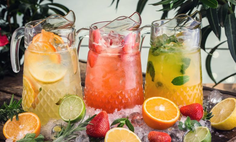 Aguas frescas con fruta de temporada